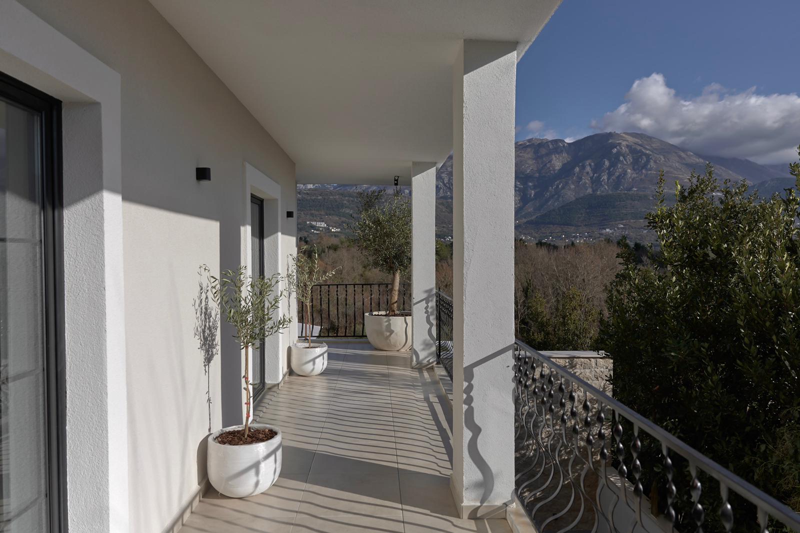 Image of Villa - 8 Bedrooms - 4 Bathrooms for Sale in Tivat-Montenegro, Image 18